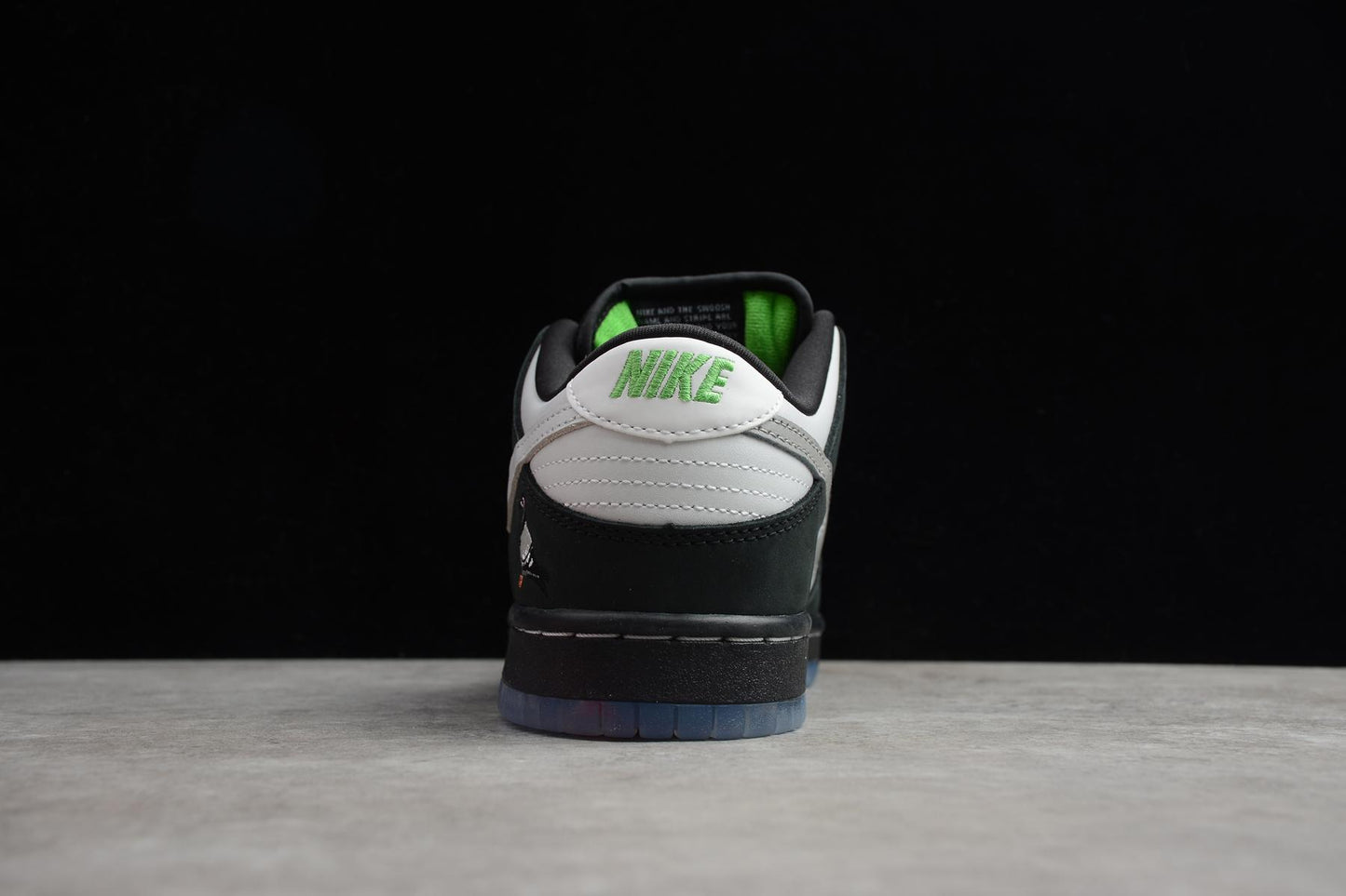 Nike SB Dunk Low Staple Panda Pigeon