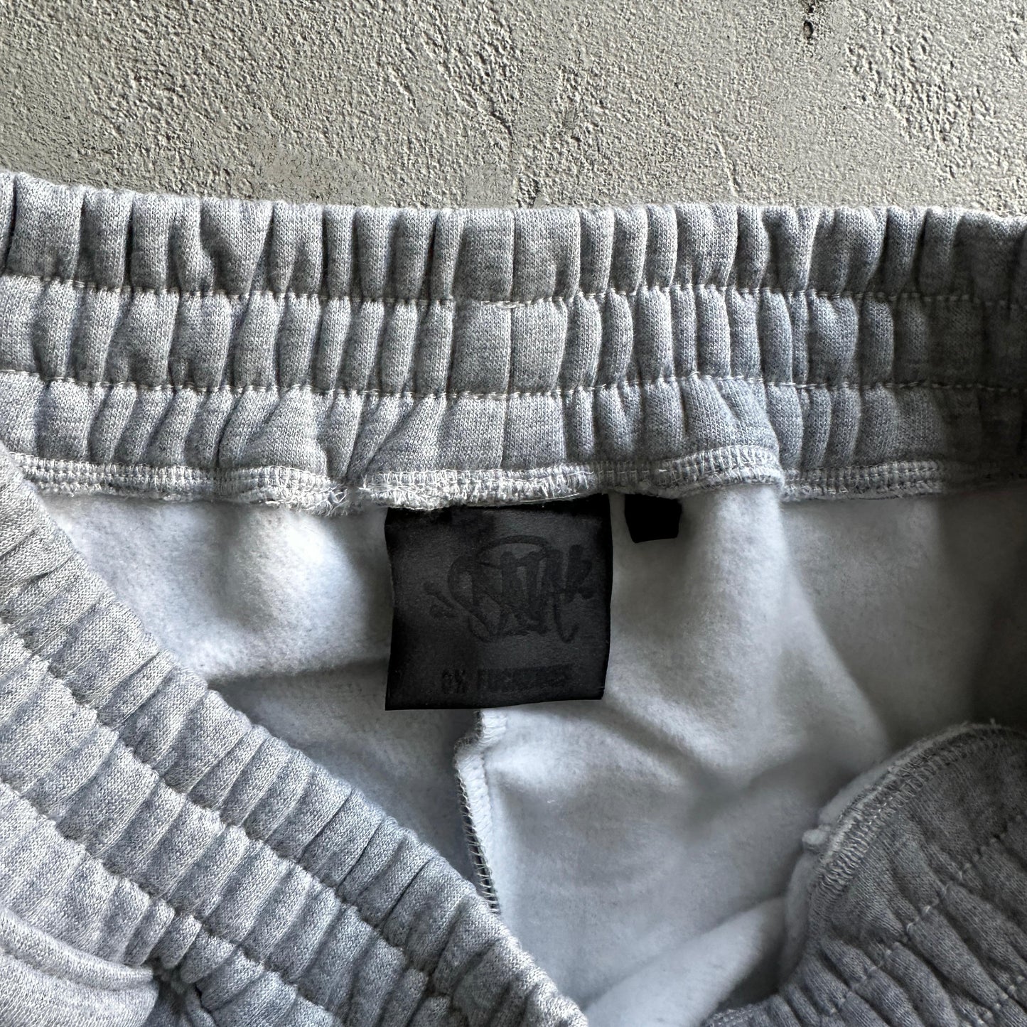 Synaworld Rundhalsanzug Grau