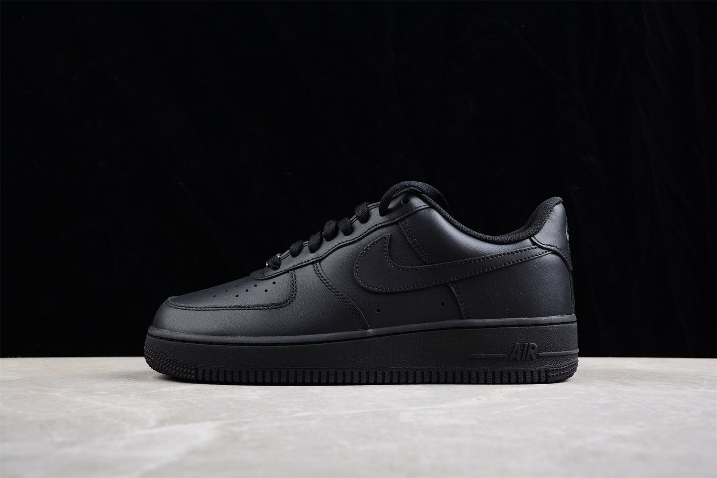 Air Force One, komplett schwarz