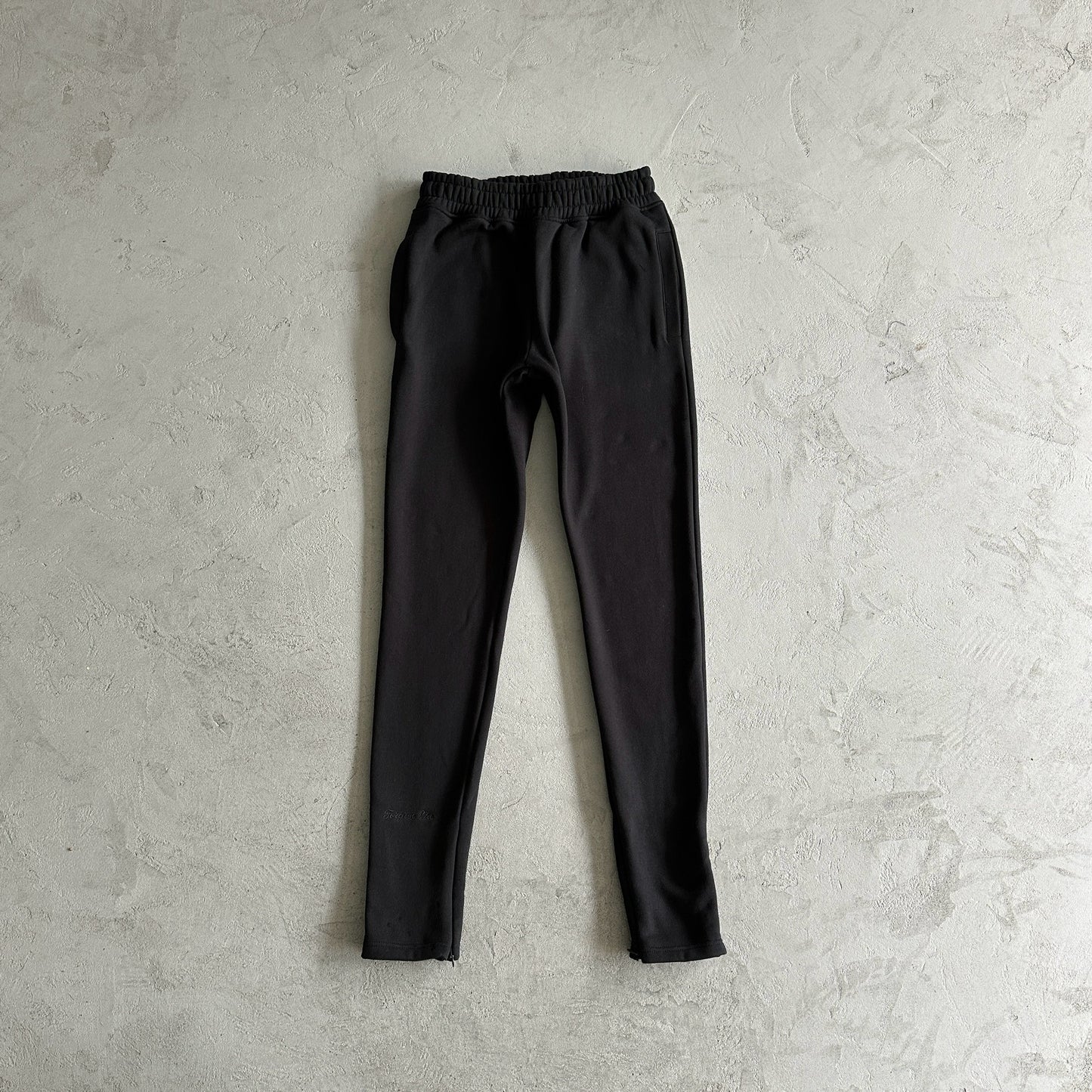 Synaworld Rundhalsanzug Schwarz