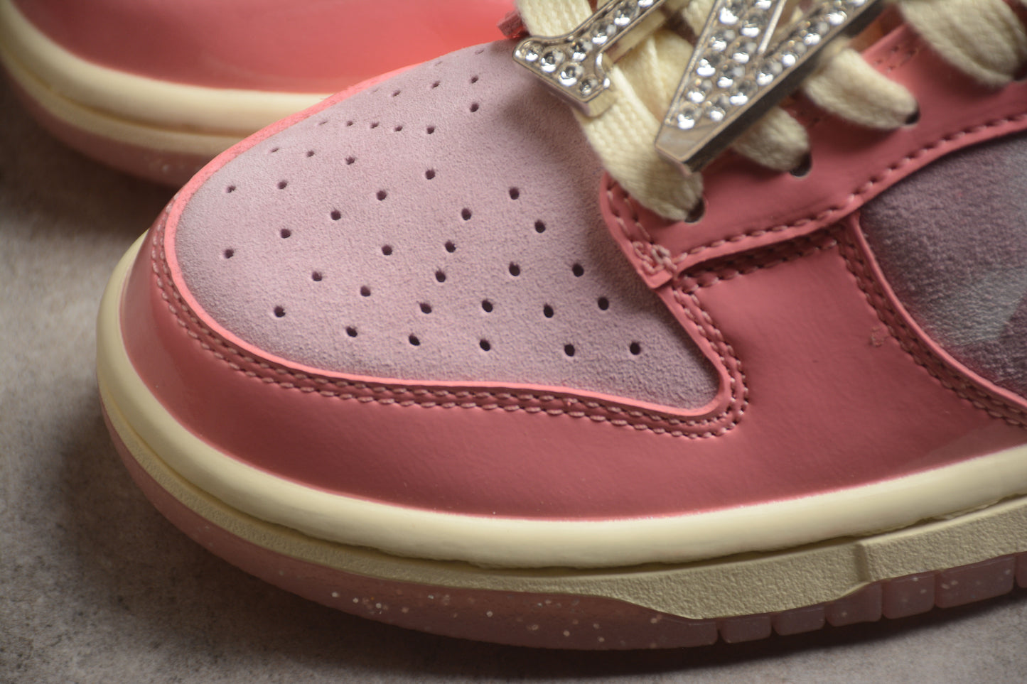 Nike Dunk Low LX Barbie 