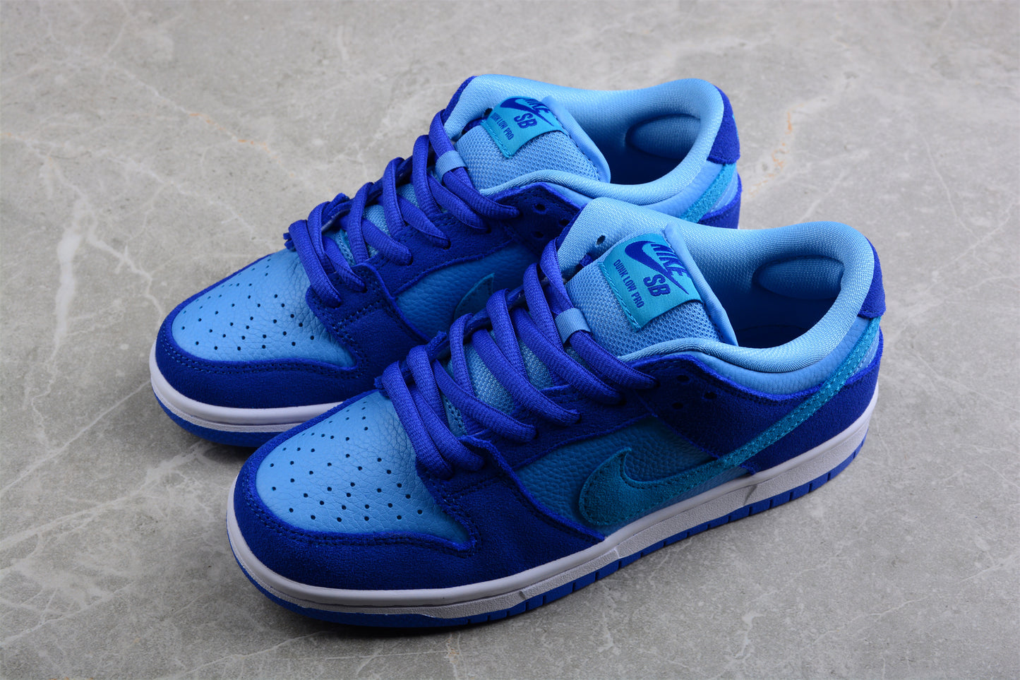 Nike SB Dunk Low Blue Raspberry 