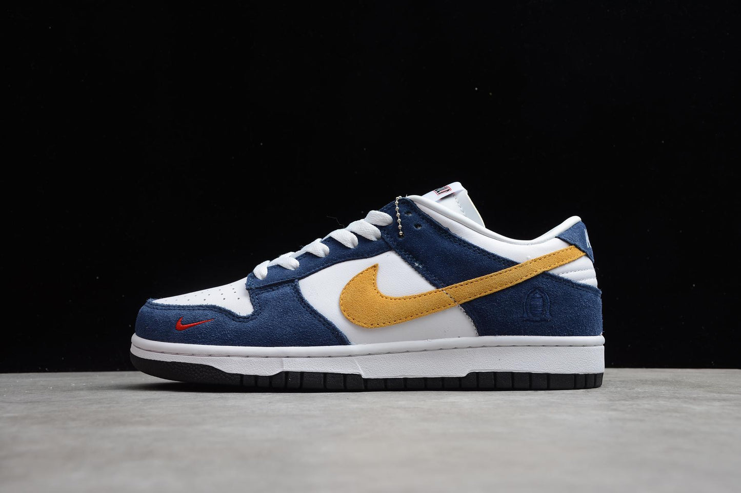 Nike x Kasina Dunk Low "'80s Bus" 