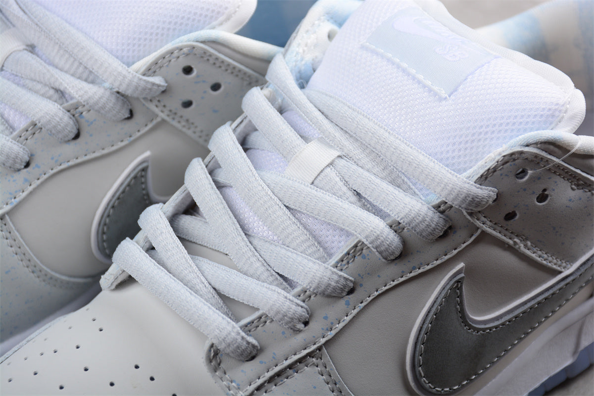 Nike SB Dunk Low White Lobster 