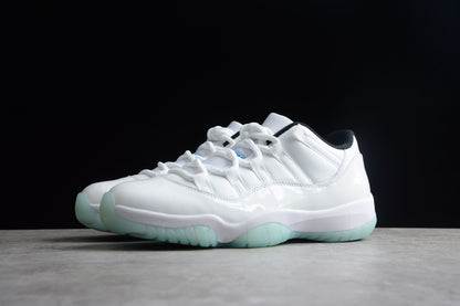 Air Jordan 11 Low "Legend Blue" 