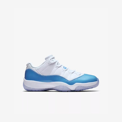 Air Jordan 11 Low "Weiß & Universitätsblau" 