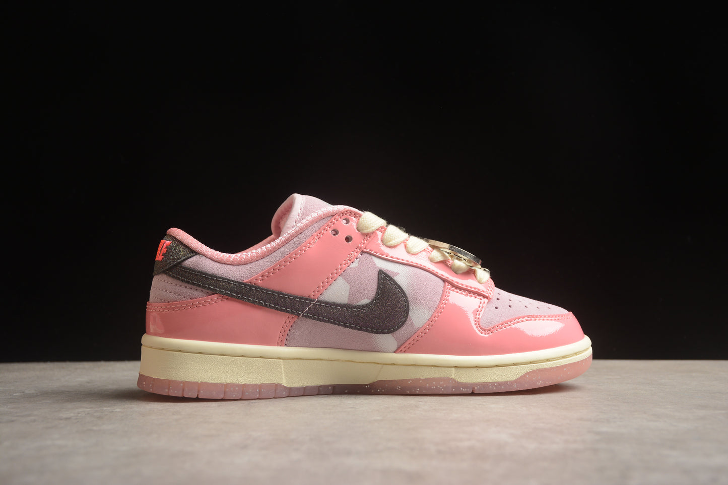Nike Dunk Low LX Barbie 