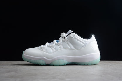 Air Jordan 11 Low "Legend Blue" 