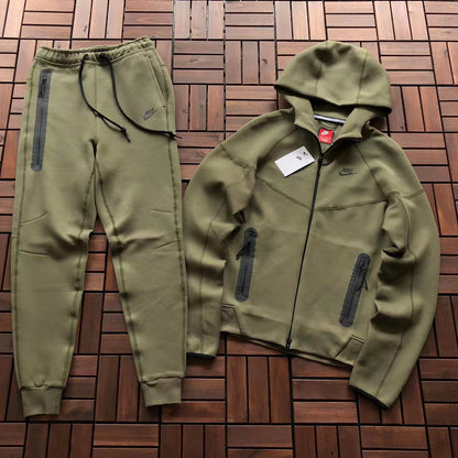 Nike Techfleece Anzug – Neue Saison