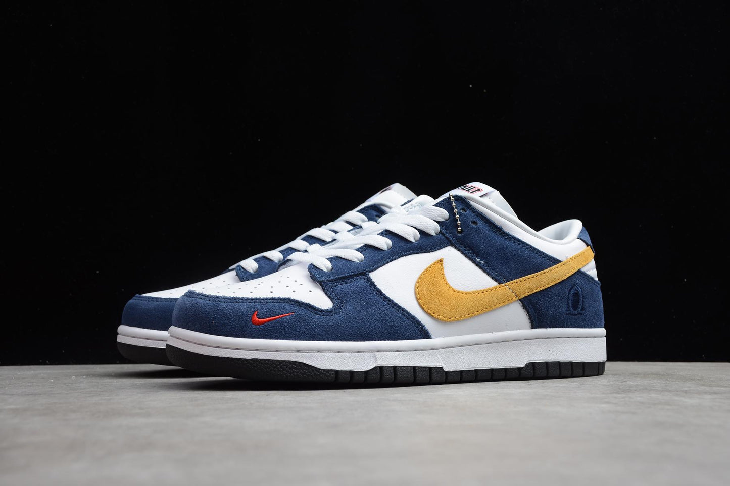 Nike x Kasina Dunk Low "'80s Bus" 