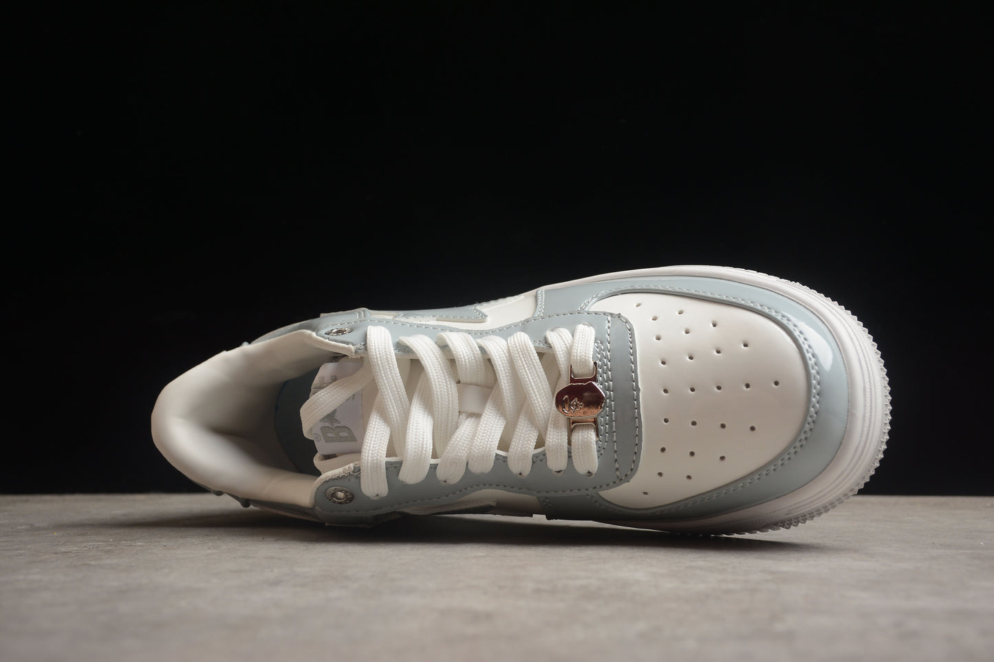 Bape Sta Lackleder Grau und Weiß