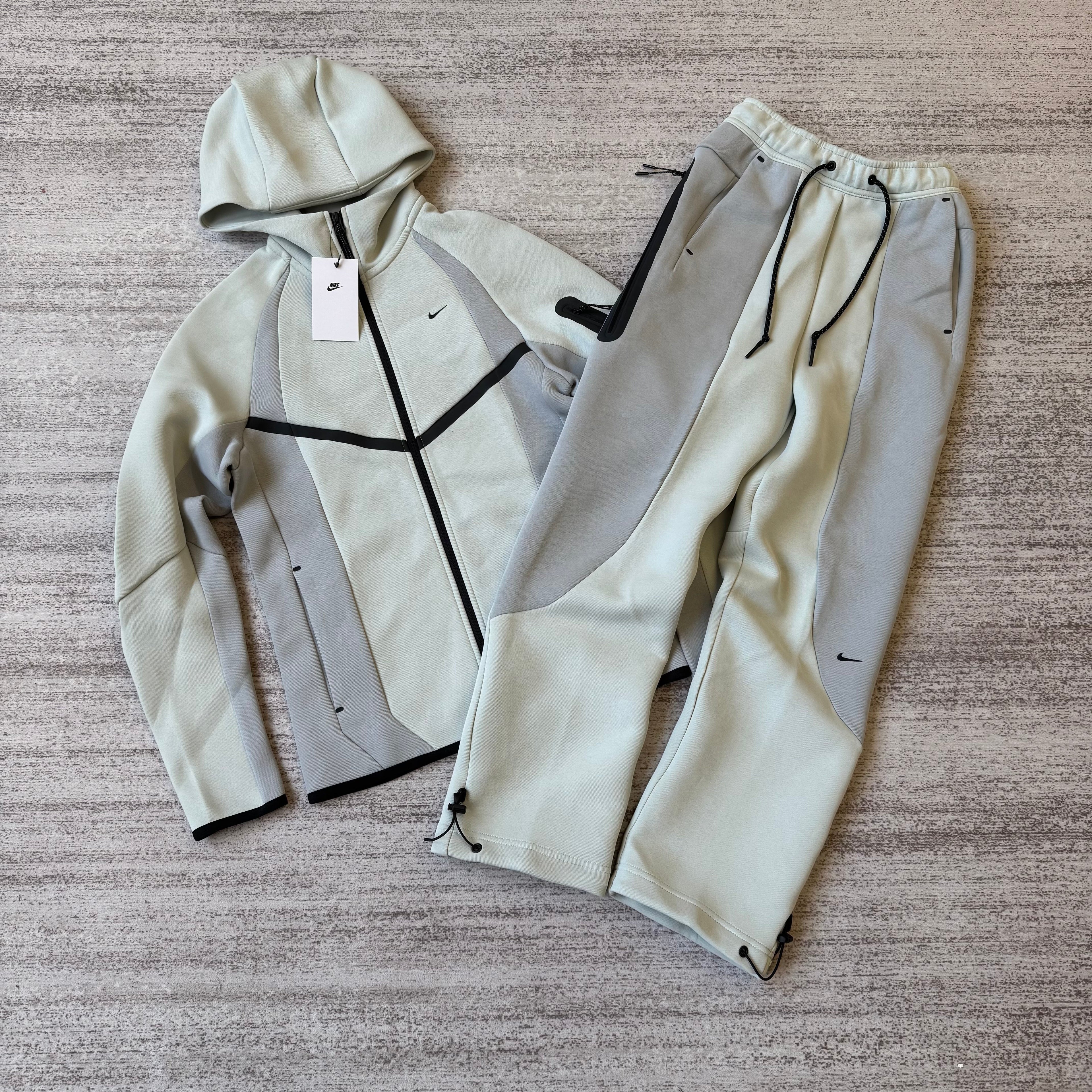 Nike New Techfleece