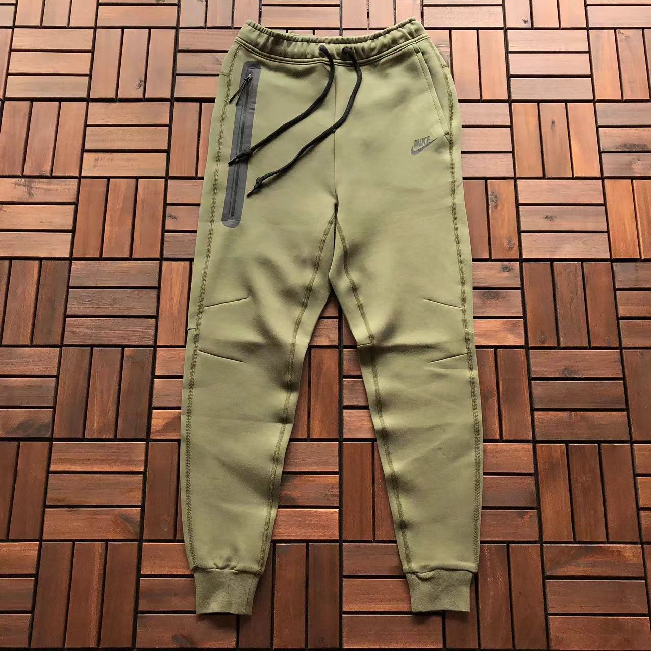 Nike Techfleece Anzug – Neue Saison