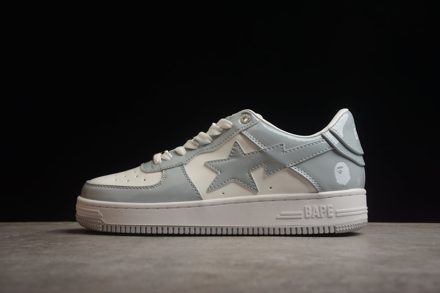 Bape Sta Lackleder Grau und Weiß