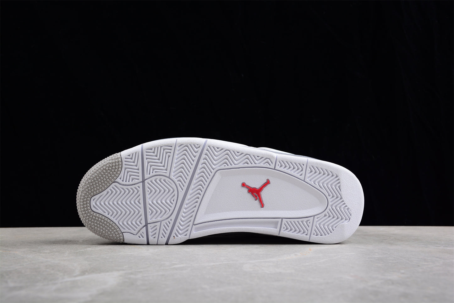 AIR JORDAN 4" WHITE OREO" 