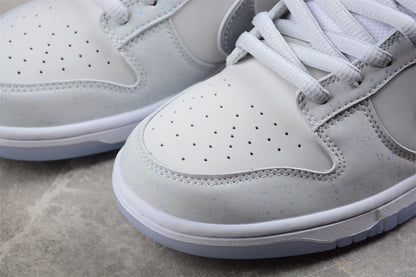 Nike SB Dunk Low White Lobster 