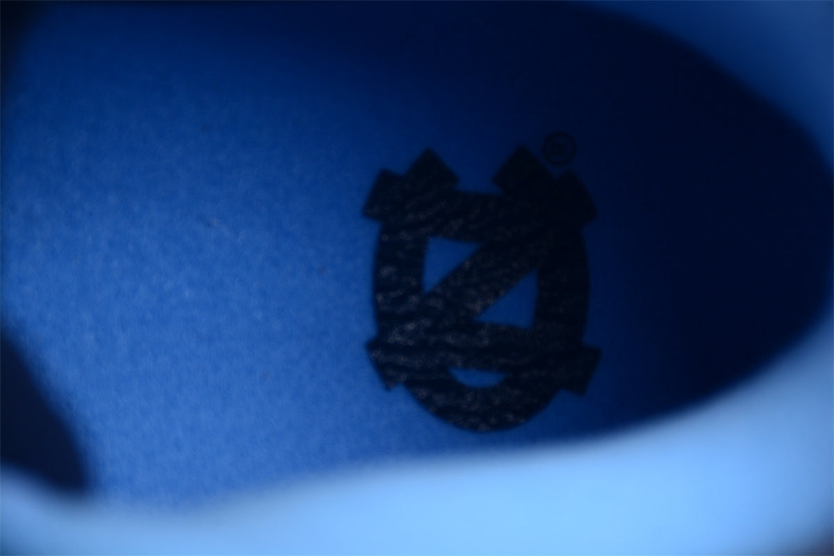 AJ4 RETRO "NCAA PE - UNC"