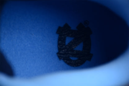 AJ4 RETRO "NCAA PE - UNC"