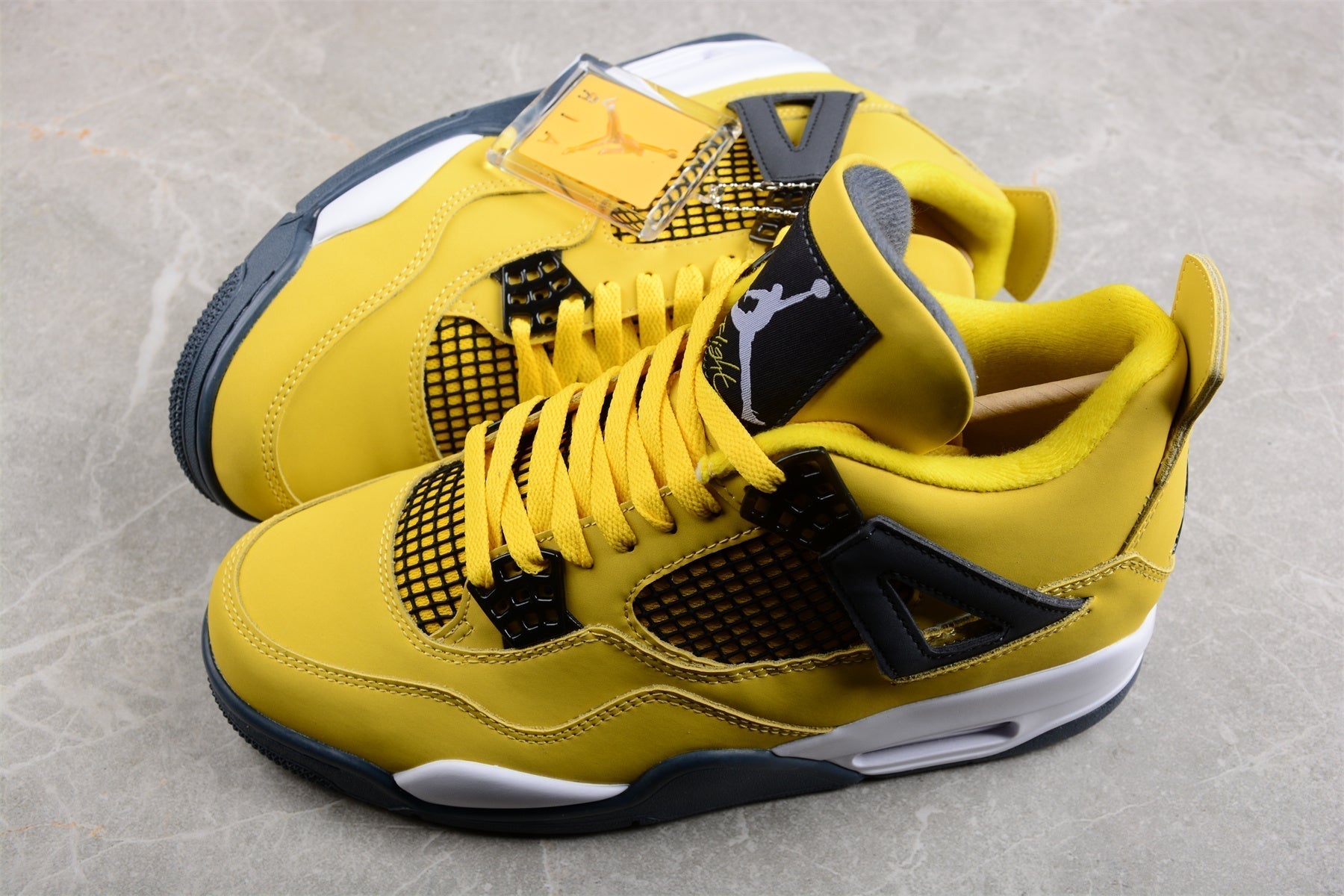 AJ 4 Lightning