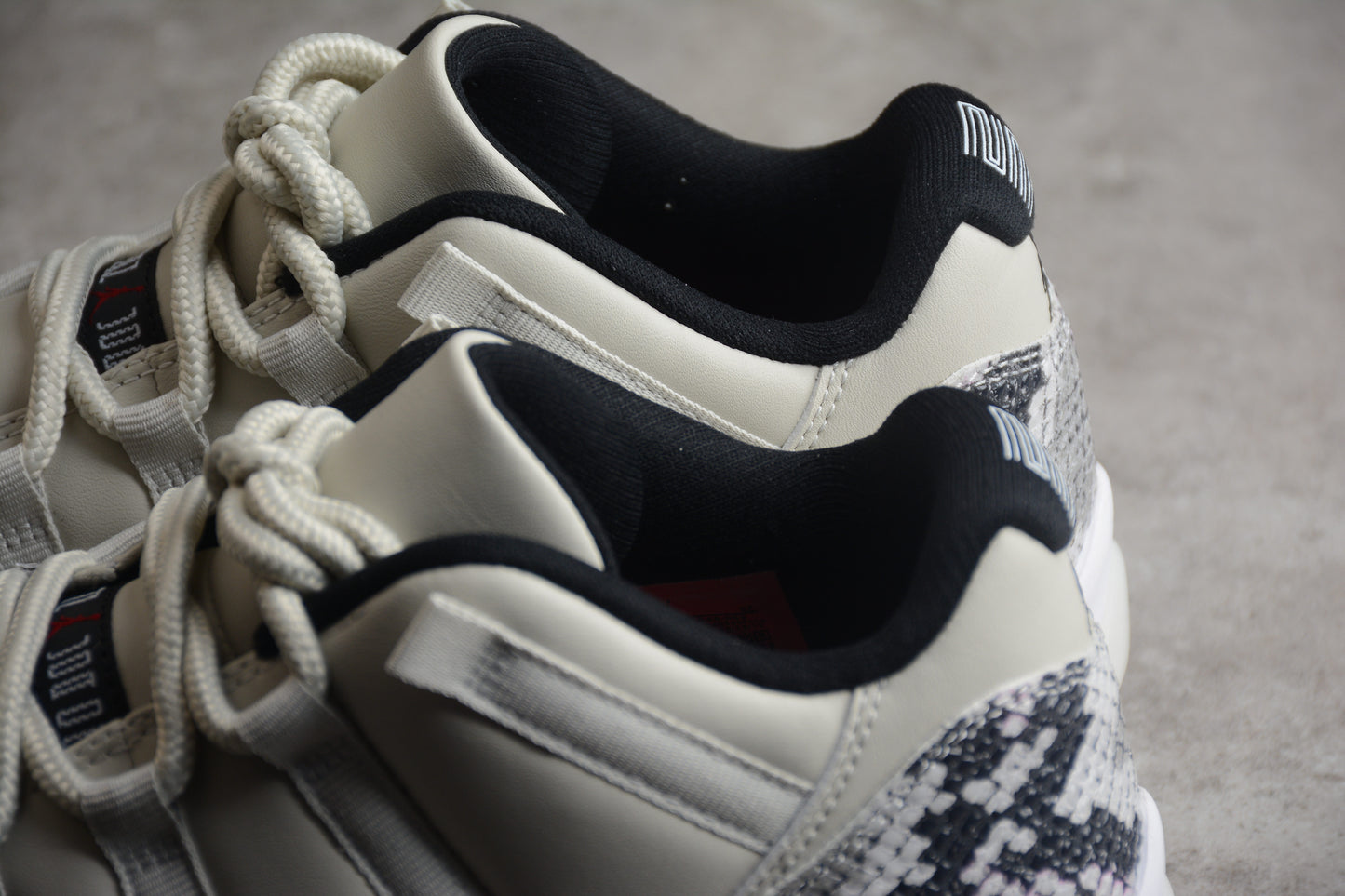 Air Jordan 11 Low "Snake"