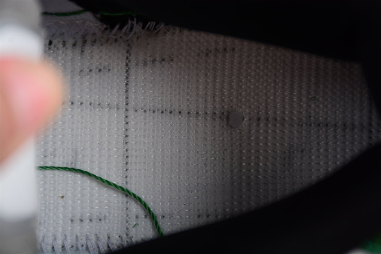 Nike SB Dunk Low x Heineken 