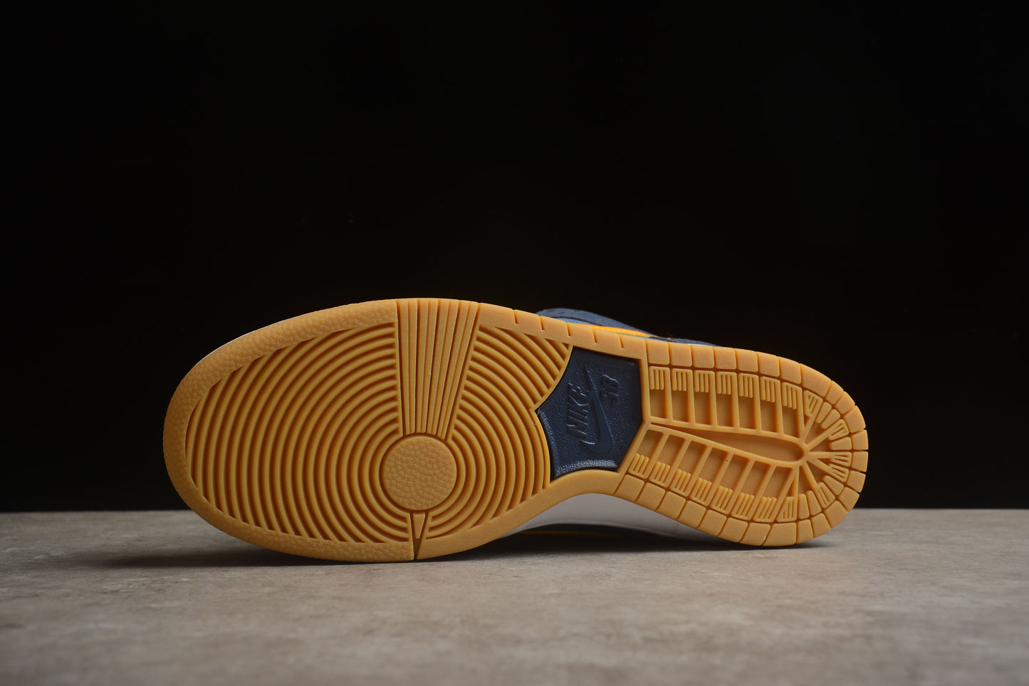 Nike SB Dunk Low Barcelona 