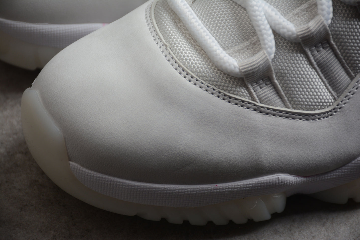 Air Jordan 11 "Platinum Tint"