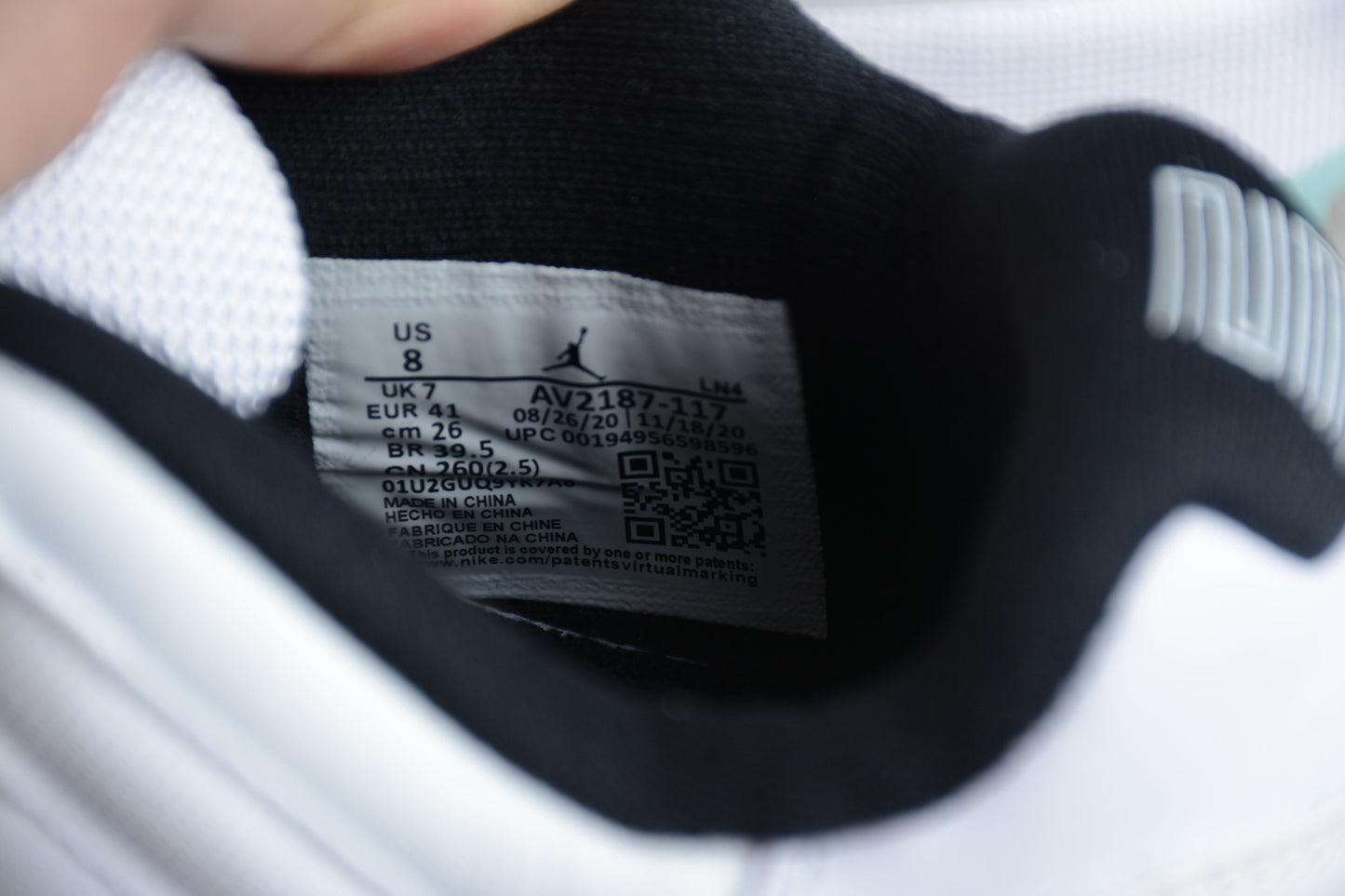 Air Jordan 11 Low "Legend Blue" 