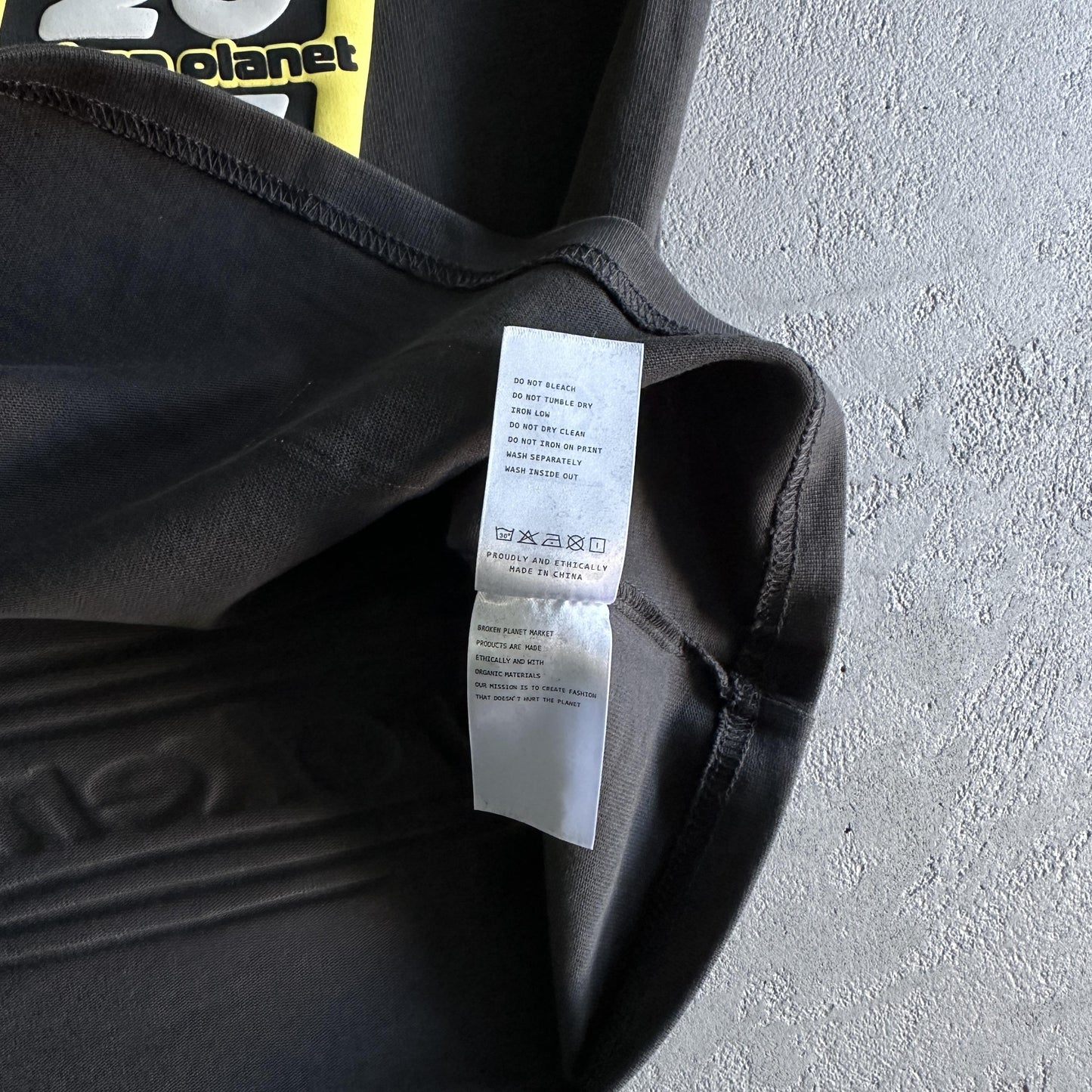 Broken Planet – Die Zukunft ist da (T-Shirt) 