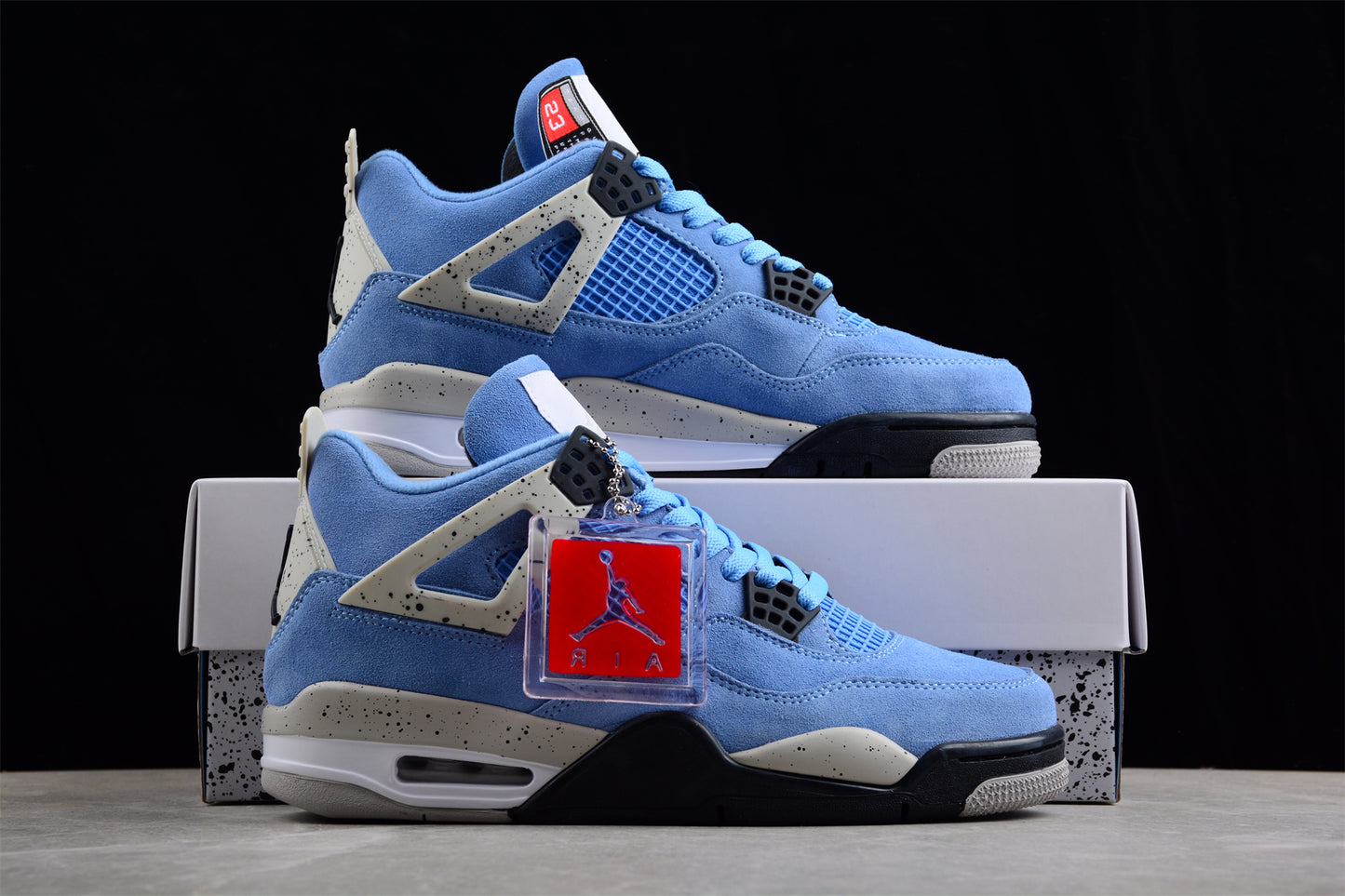AIR JORDAN 4 RETRO "UNIVERSITY BLUE" AZUL 