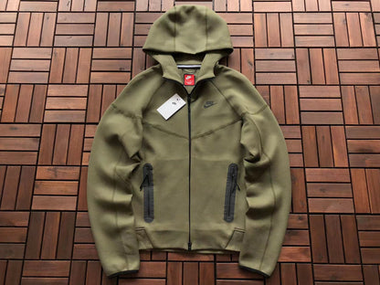 Nike Techfleece Anzug – Neue Saison