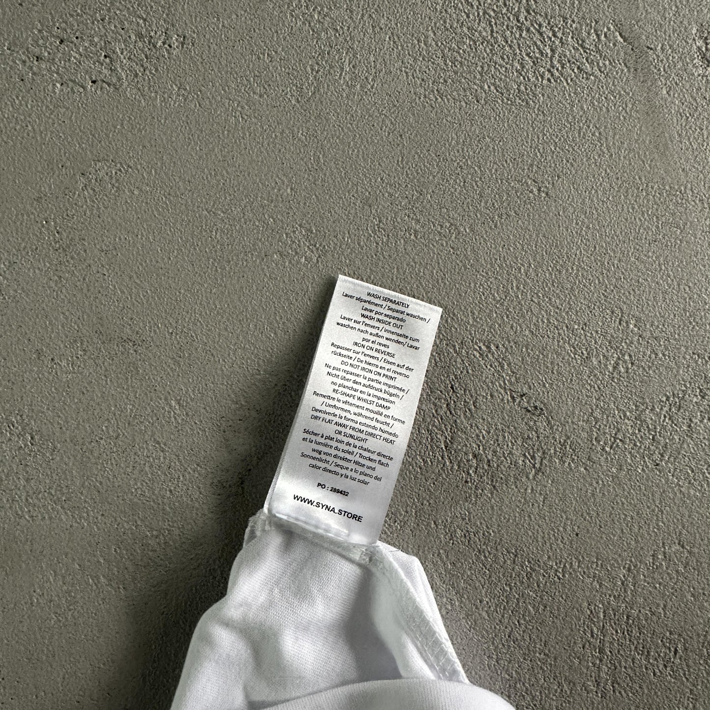 Synaworld Tshirt Loading