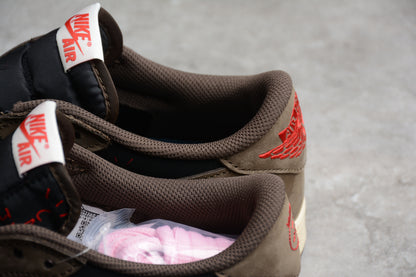 Jordan 1 Retro Low OG SP Travis Scott Mocha