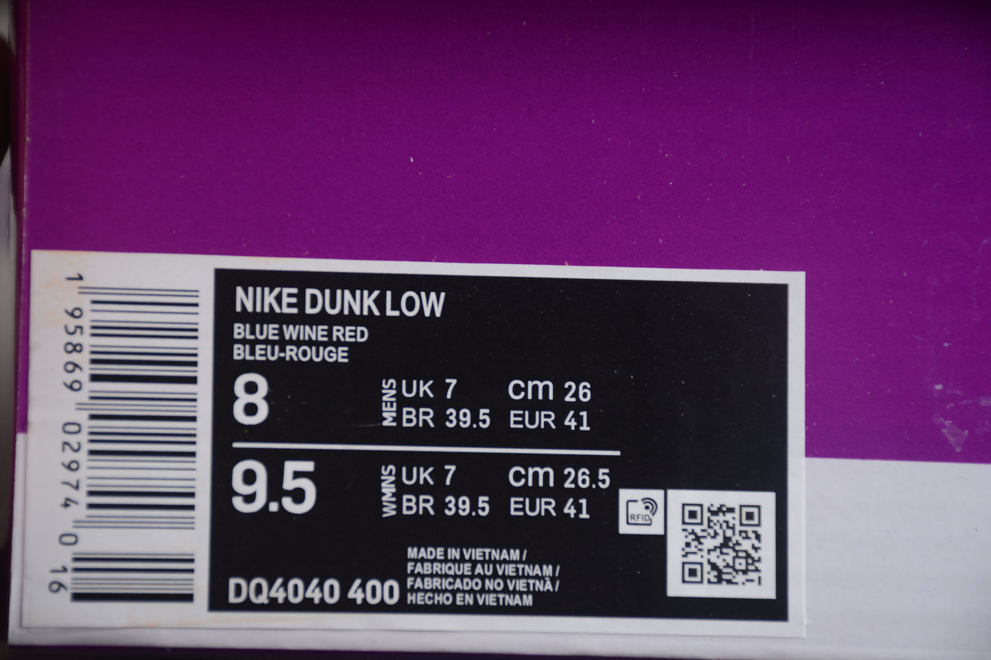 Nike SB Dunk Low Philadelphia Phillies