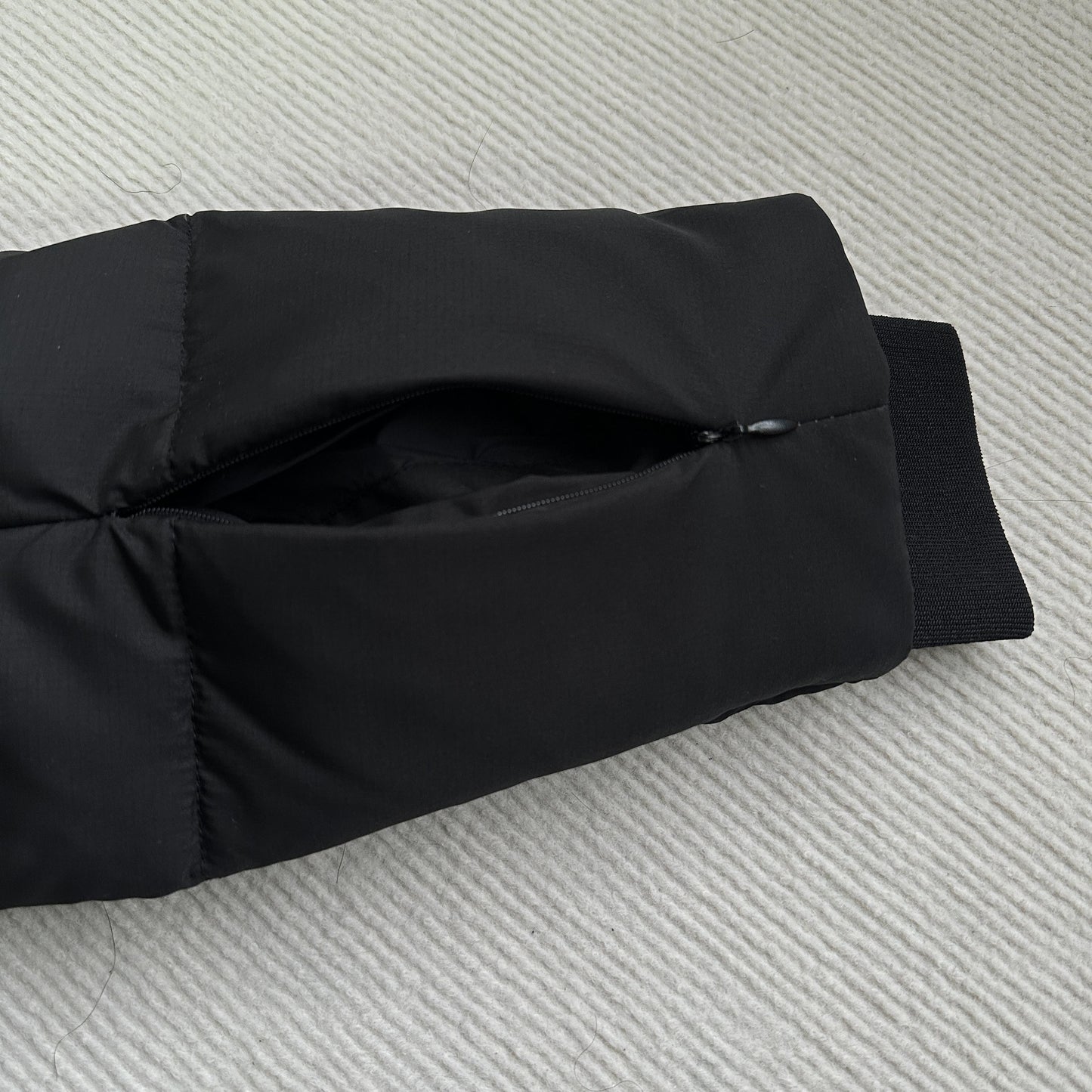 Synaworld Puffer Black