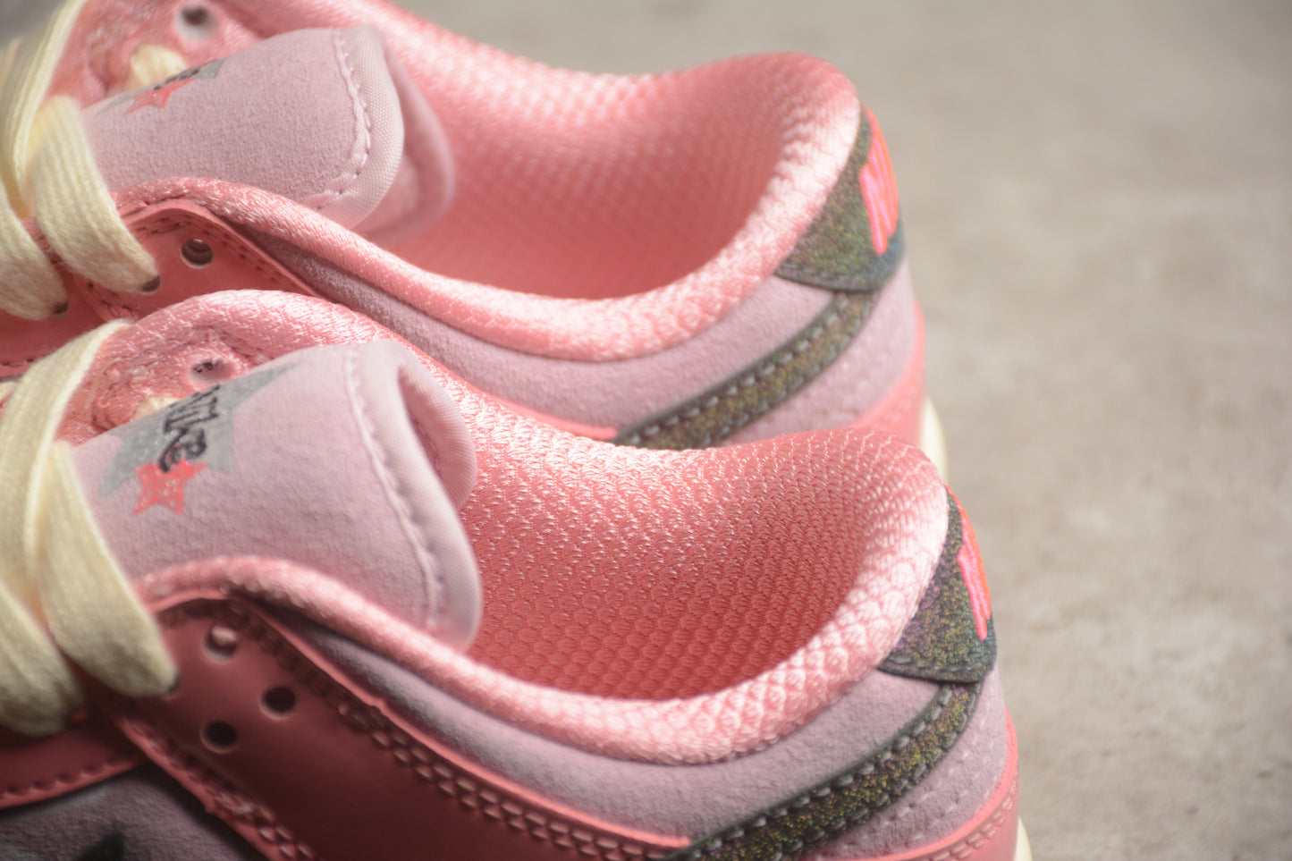 Nike Dunk Low LX Barbie 