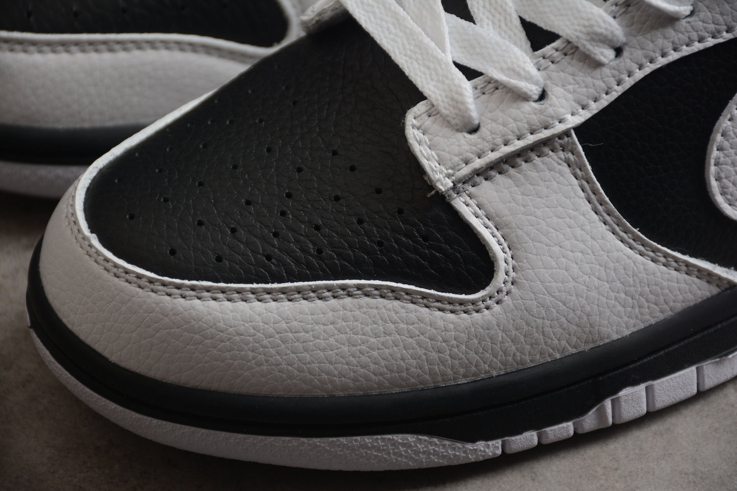 Nike Dunk Low Reverse Panda 