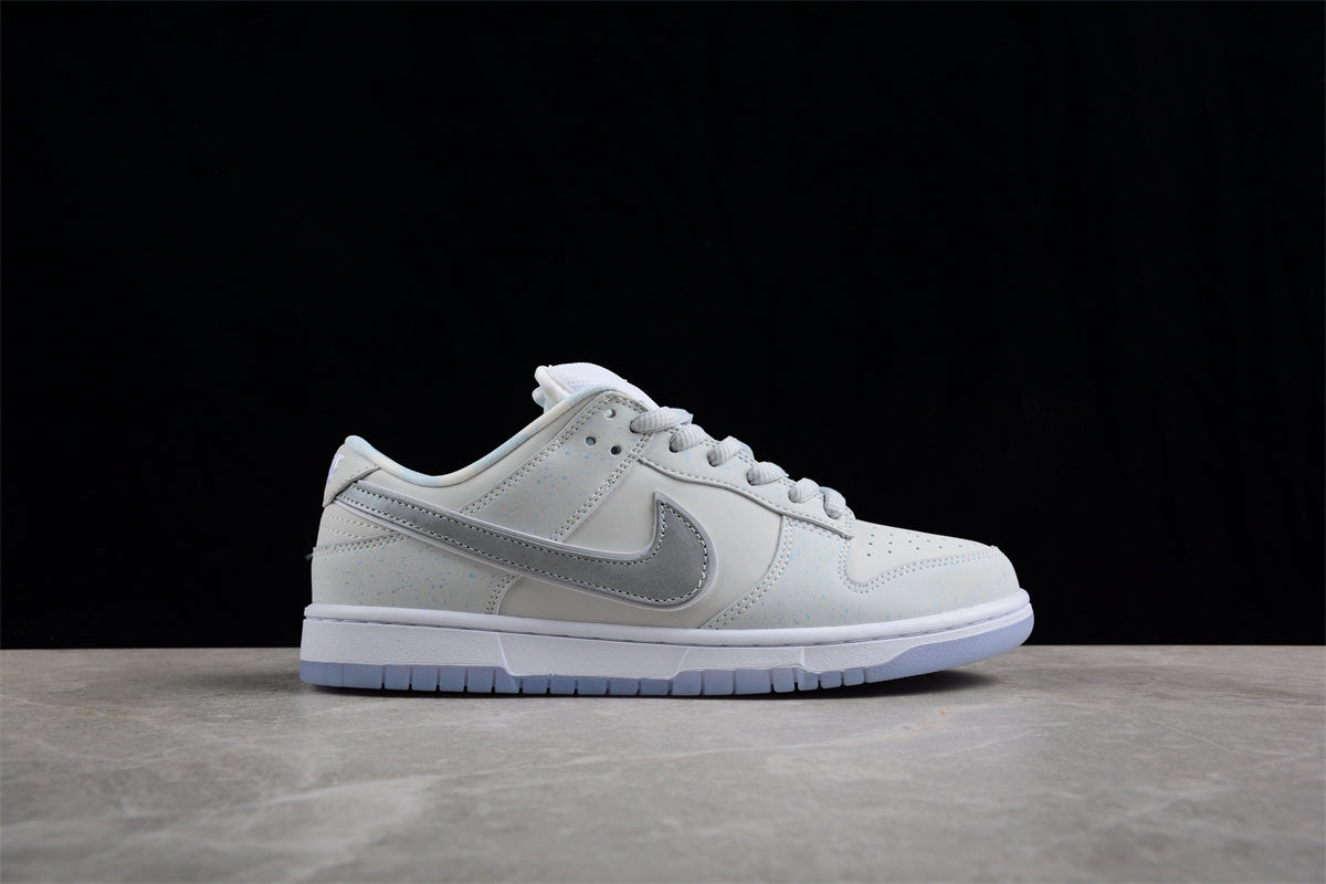 Nike SB Dunk Low White Lobster 