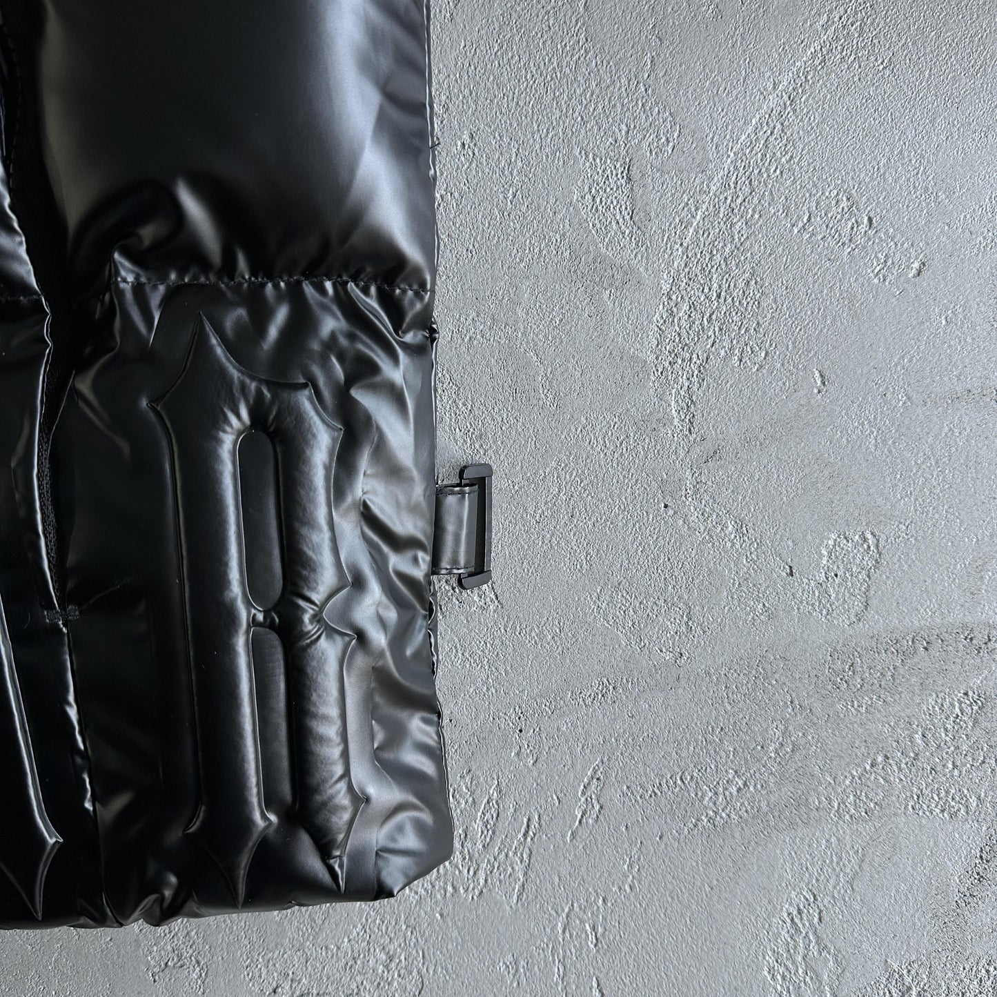 Trapstar Irongate Steppjacke mit Prägung, Schwarz