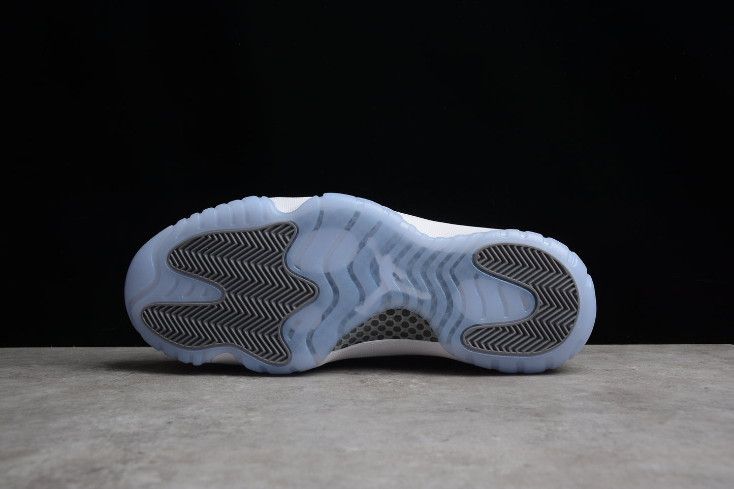Air Jordan 11 "Cool Grey"