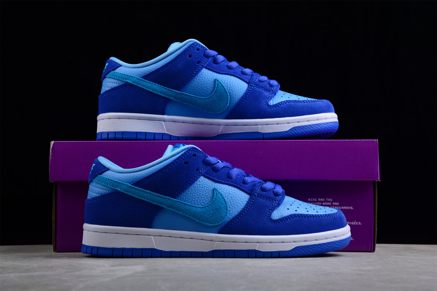Nike SB Dunk Low Blue Raspberry 