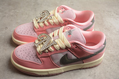 Nike Dunk Low LX Barbie 