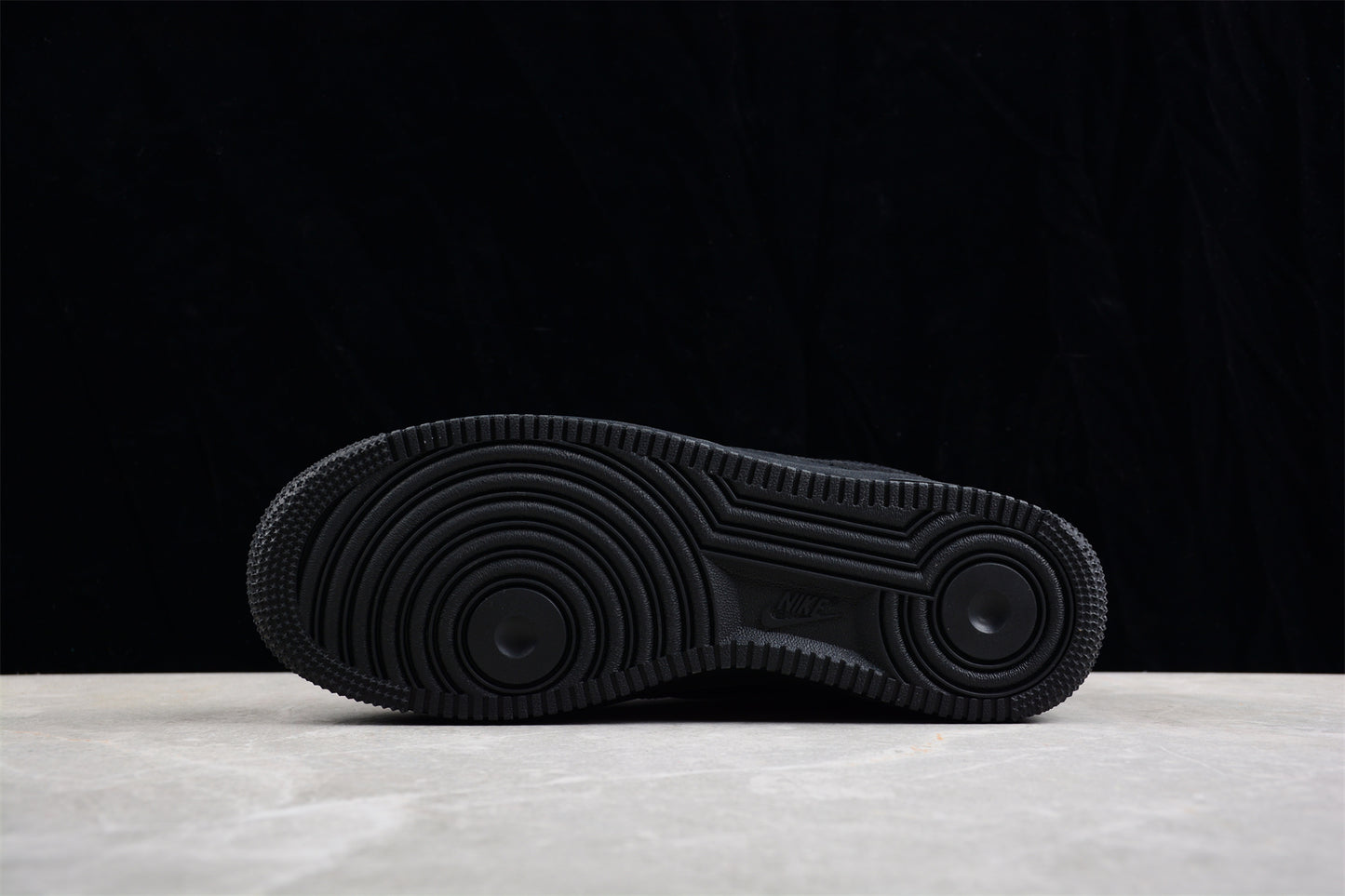 Air Force One, komplett schwarz 