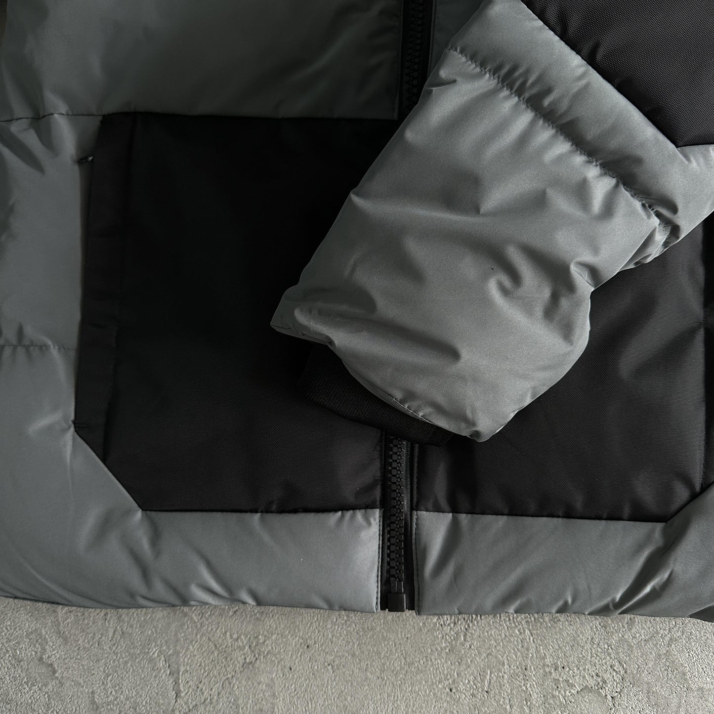 Trapstar Decoded Arch Steppjacke Schwarz Grau