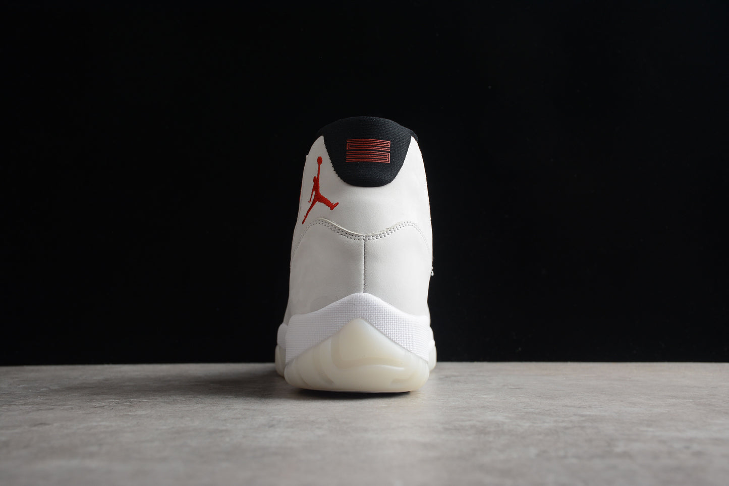 Air Jordan 11 "Platinum Tint"