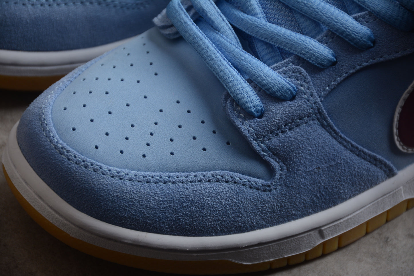 Nike SB Dunk Low Philadelphia Phillies