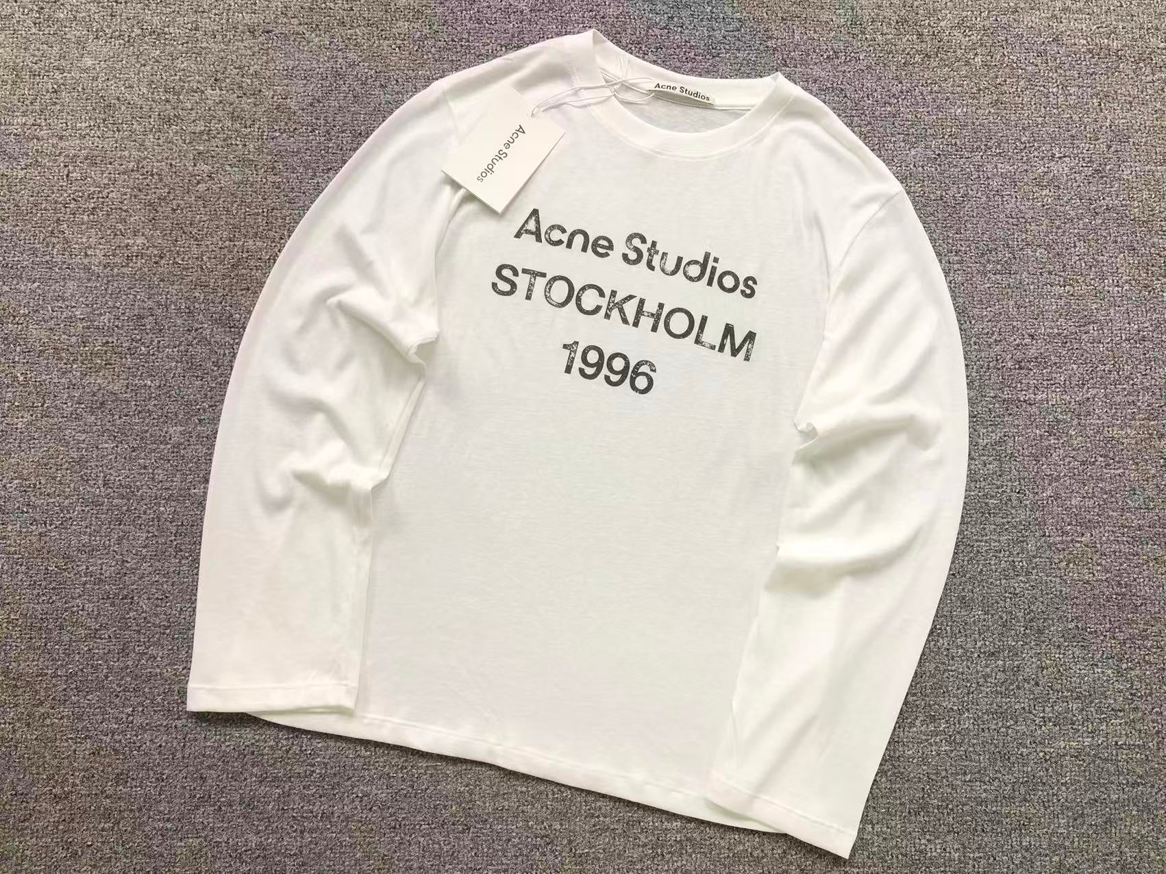 AcneStdios Tshirt Female