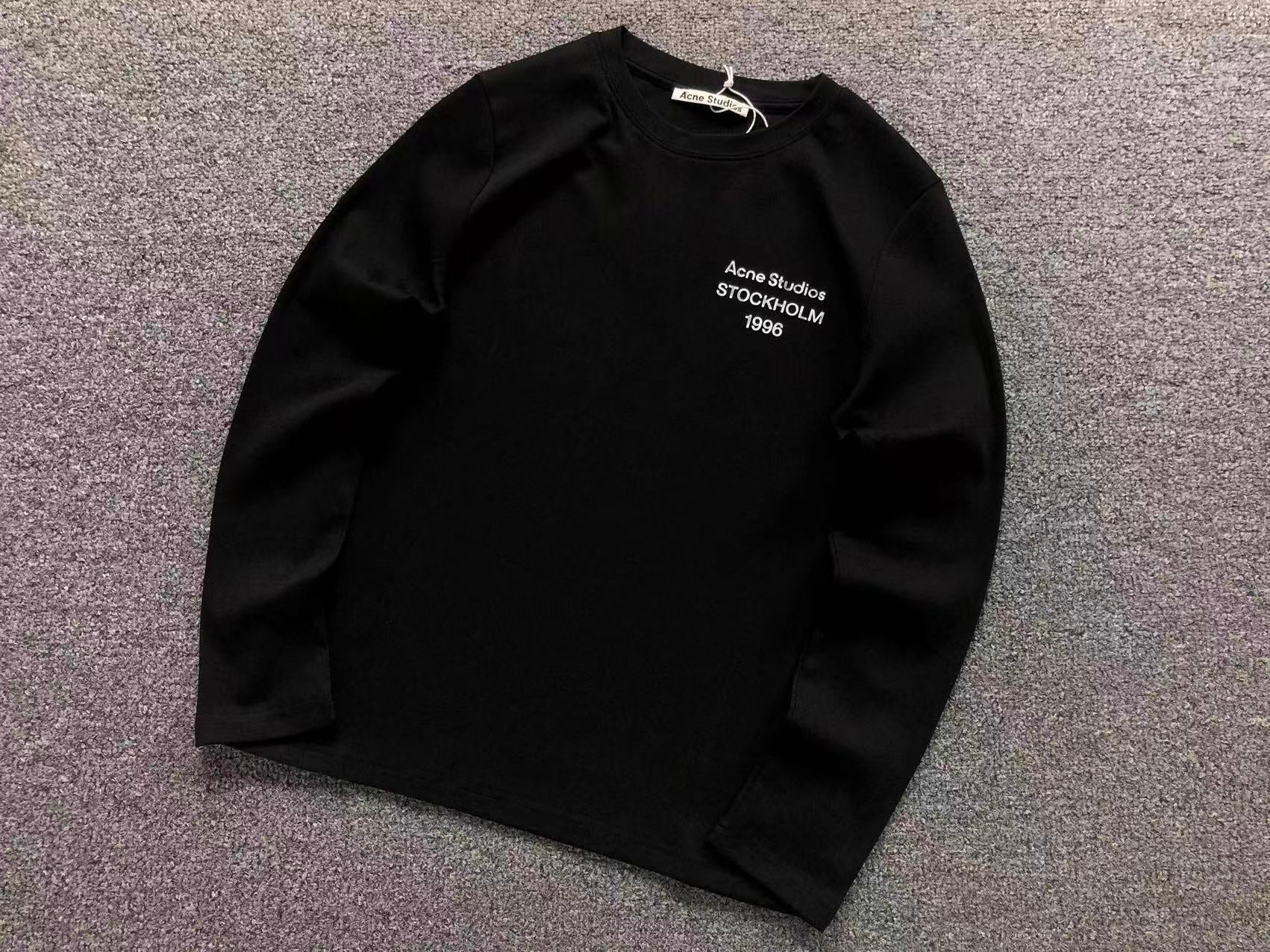 AcneStdios Longsleeve Female