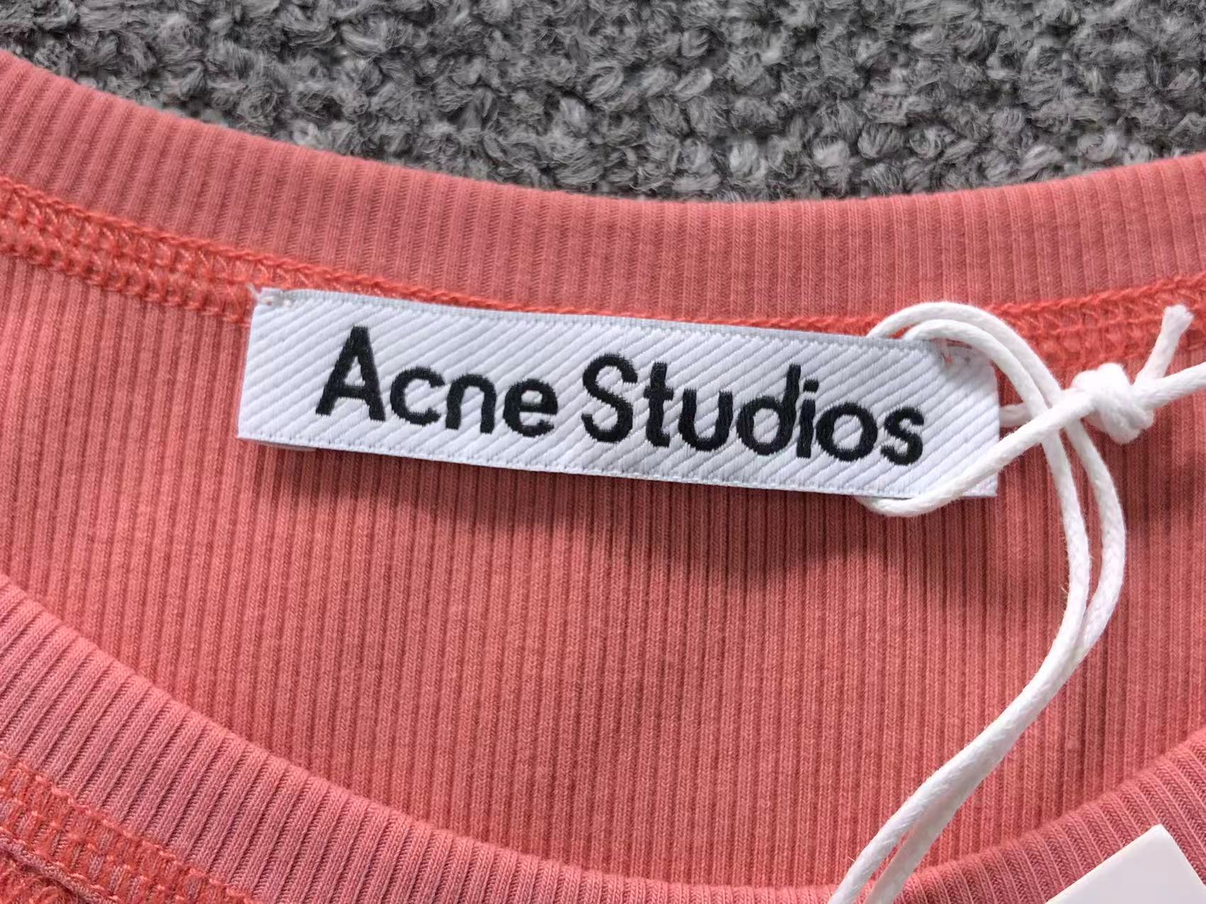 AcneStdios Longsleeve Female
