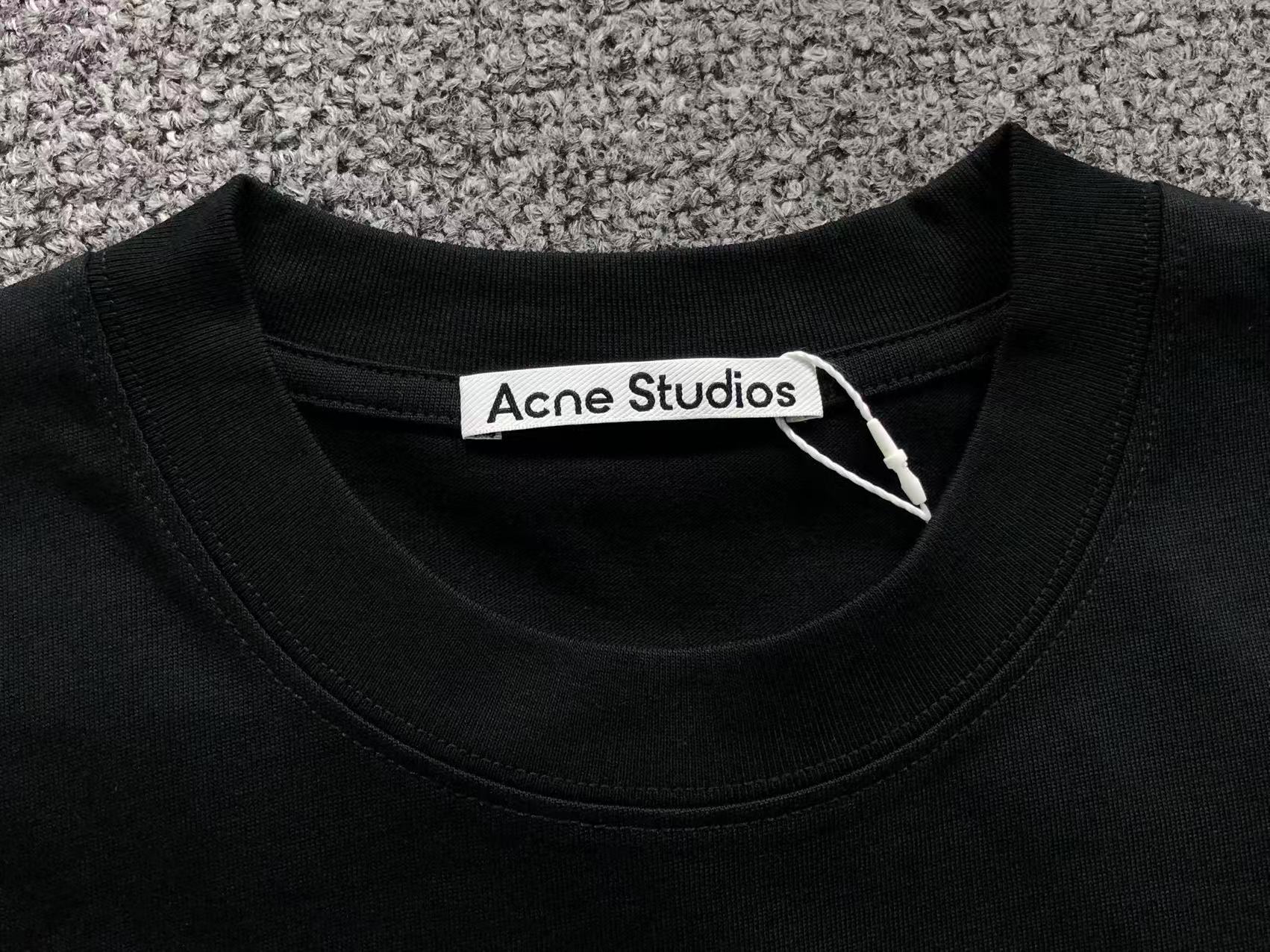 AcneStdios Tshirt